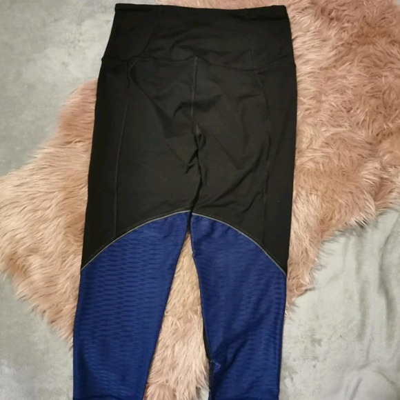 Victoria Sport Knockout Leggings - Picture 4 of 5